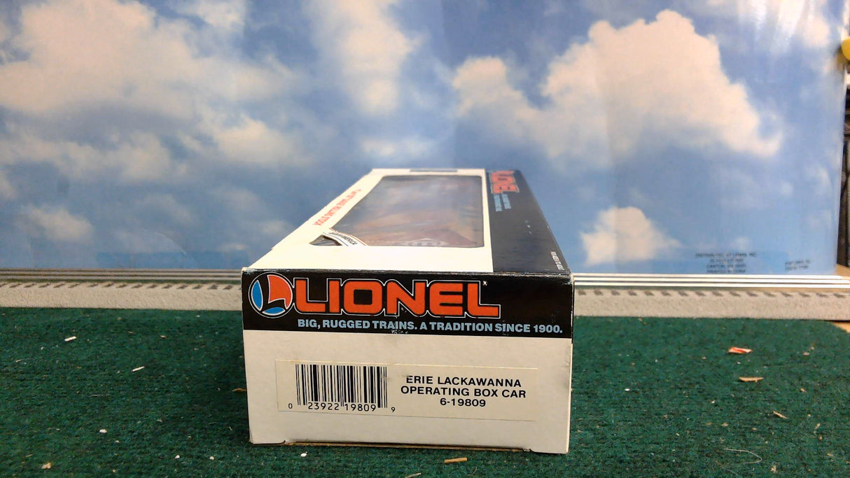 LIONEL 6-19809 ERIE LACKAWANNA OPERATING BOX CAR