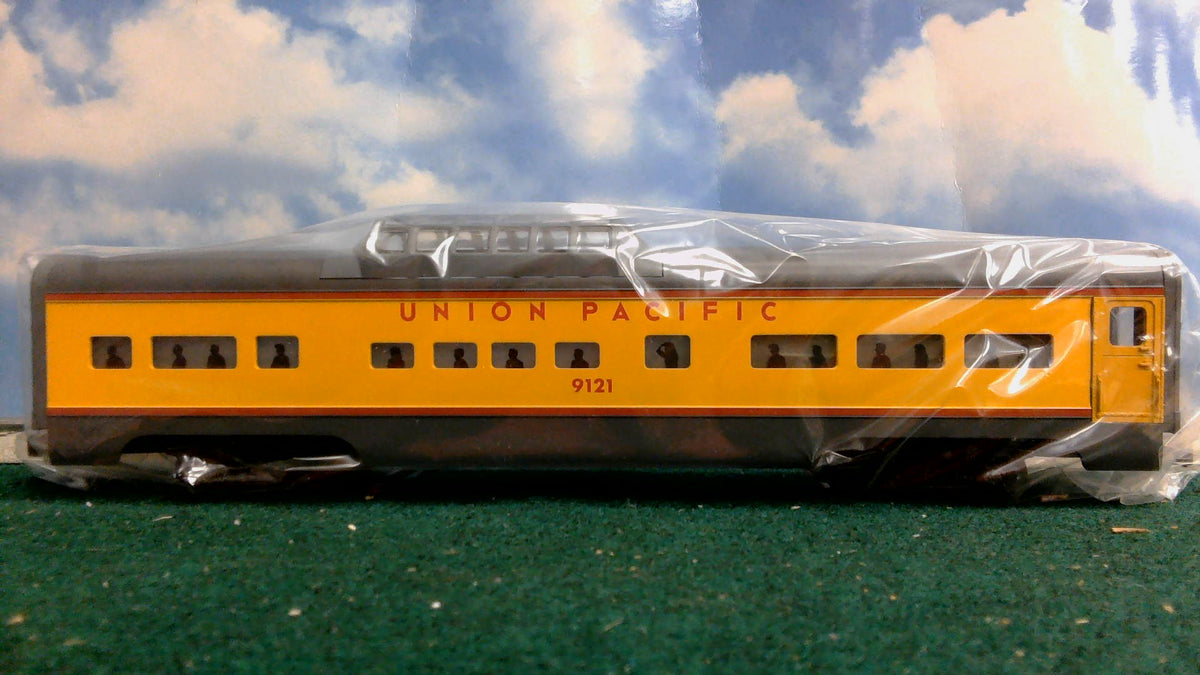 LIONEL UNION PACIFIC F3-A POWERED & DUMMY UNITS WITH DUMMY B-UNIT AND PASSENGER CAR SET LNL6-8480