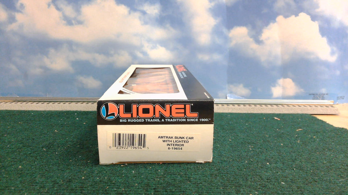 LIONEL 6-19654 AMTRAK BUNK CAR WITH LIGHTED INTERIOR