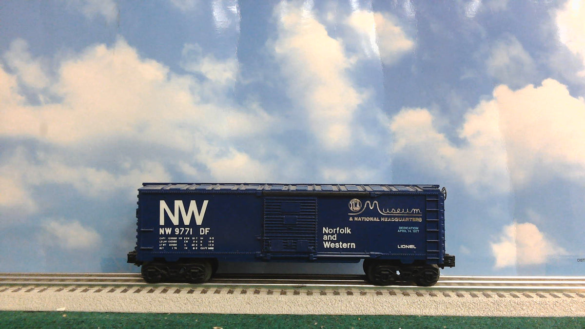 LIONEL 6-9771 NORFOLK AND WESTERN BOX CAR