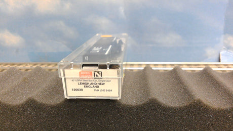 MICRO-TRAINS LNE8484 LEIGH AND NEW ENGLAND USRA STEEL BOX CAR SINGLE DOOR