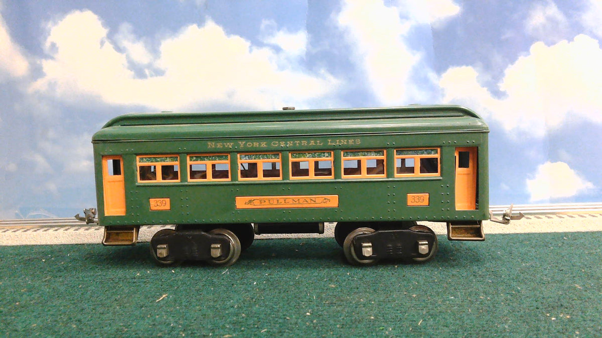 LIONEL #10E STANDARD GAUGE ENGINE W/ 4 CAR PASSENGER CAR SET