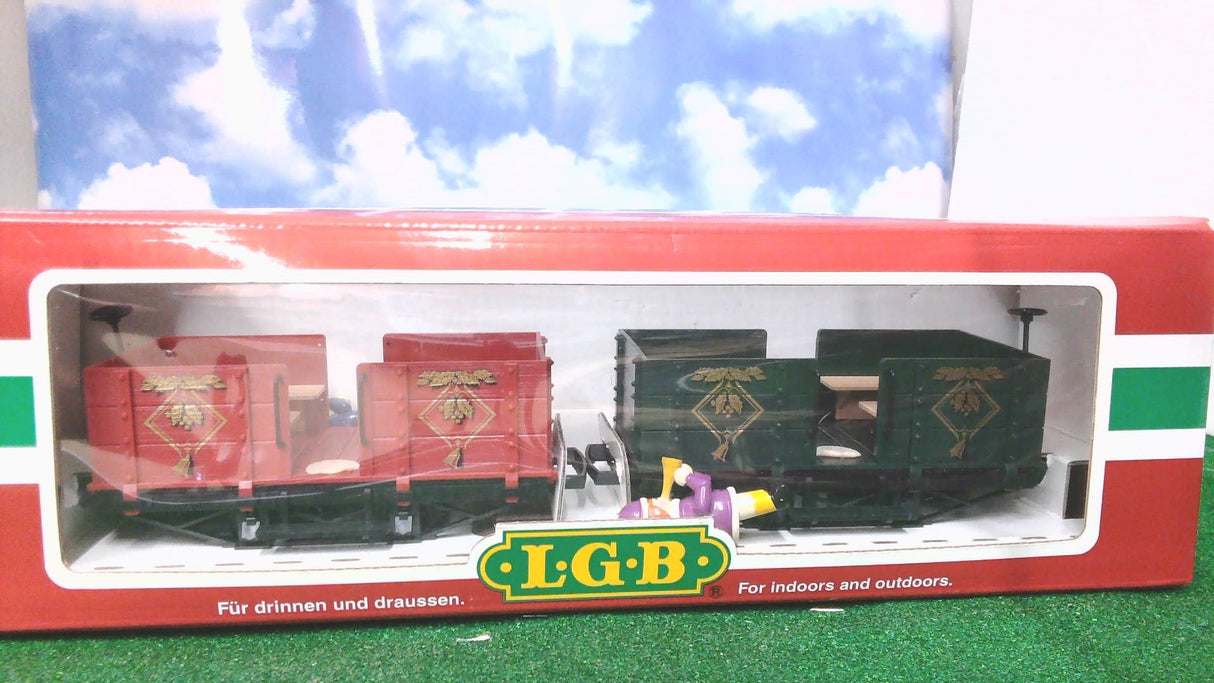 LGB 31440: Christmas Sightseeing Passenger Cars